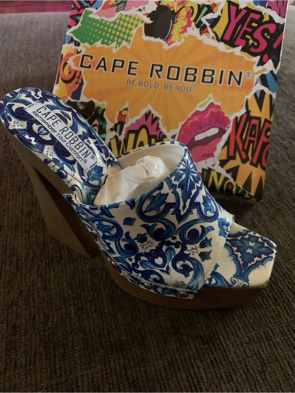 Cape Robbin Moika platform wedge sandals